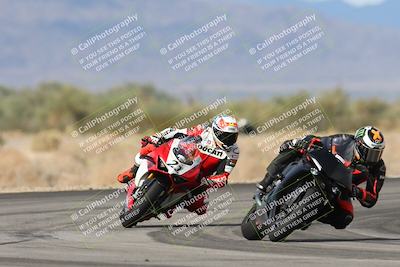 media/Nov-16-2025-Race Pace (Sun) [[8c5fa54630]]/Verified Riders/7-Turn 4 (1155am)/